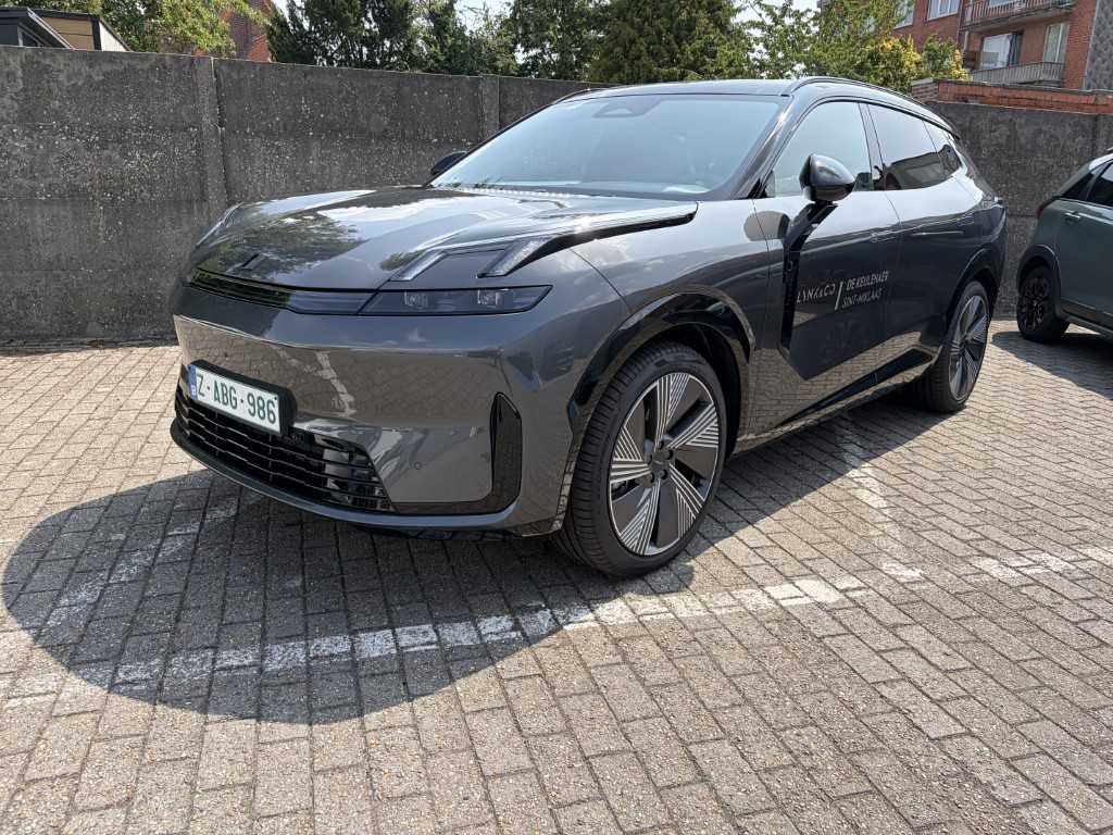 Lynk & Co 08 PHEV