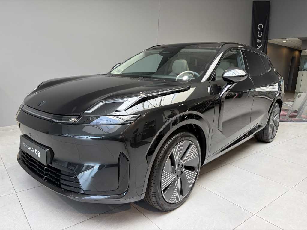 Lynk & Co 08 PHEV